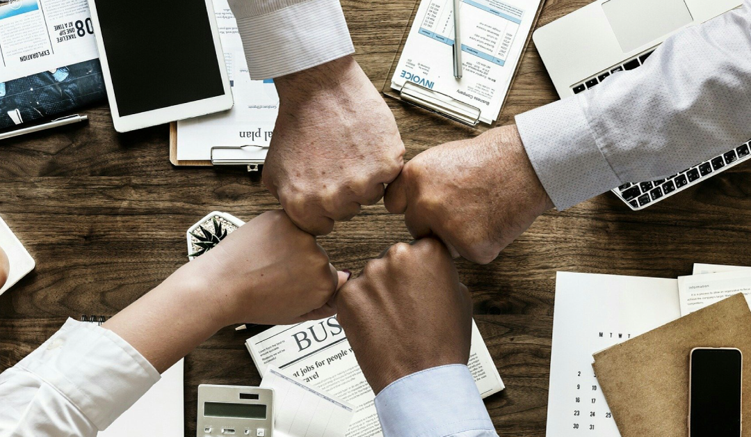Empresas investem em canal de denúncia e ouvidoria para integridade corporativa